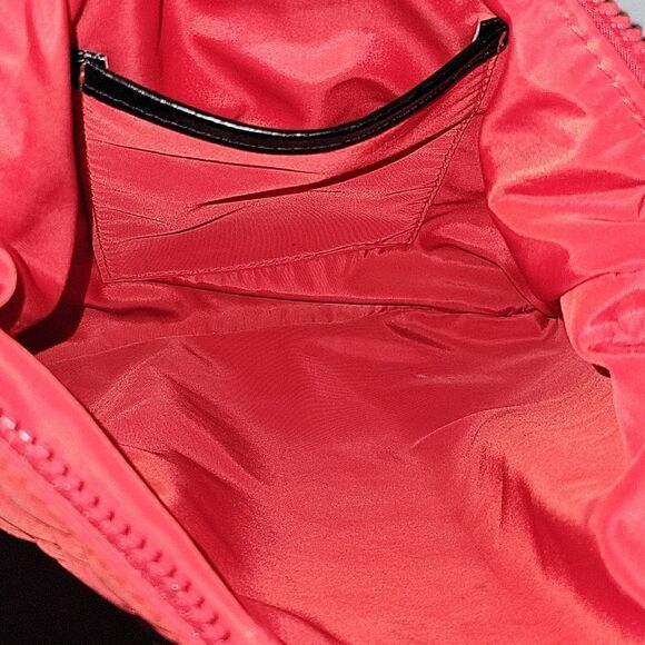 Flyte Nylon Quilted Messenger Crossbody Adjustable Strap Red Bag - Picture 9 of 10